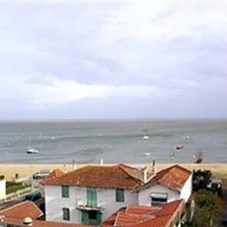 Vue Mer - Direct A La Plage Apartment